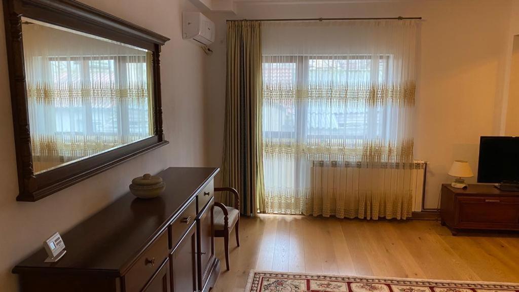 Peninsula Apartment, Constanţa Buitenkant foto